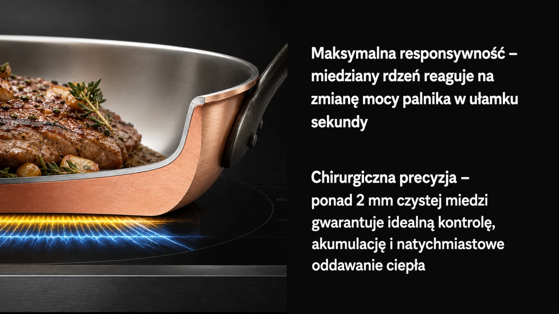 Patelnie miedziane – błyskawiczna reakcja na zmianę temperatury i precyzyjna kontrola smażenia. Stek smażony na nowoczesnej patelni miedzianej z grubym dnem na kuchence indukcyjnej, zioła i czosnek.