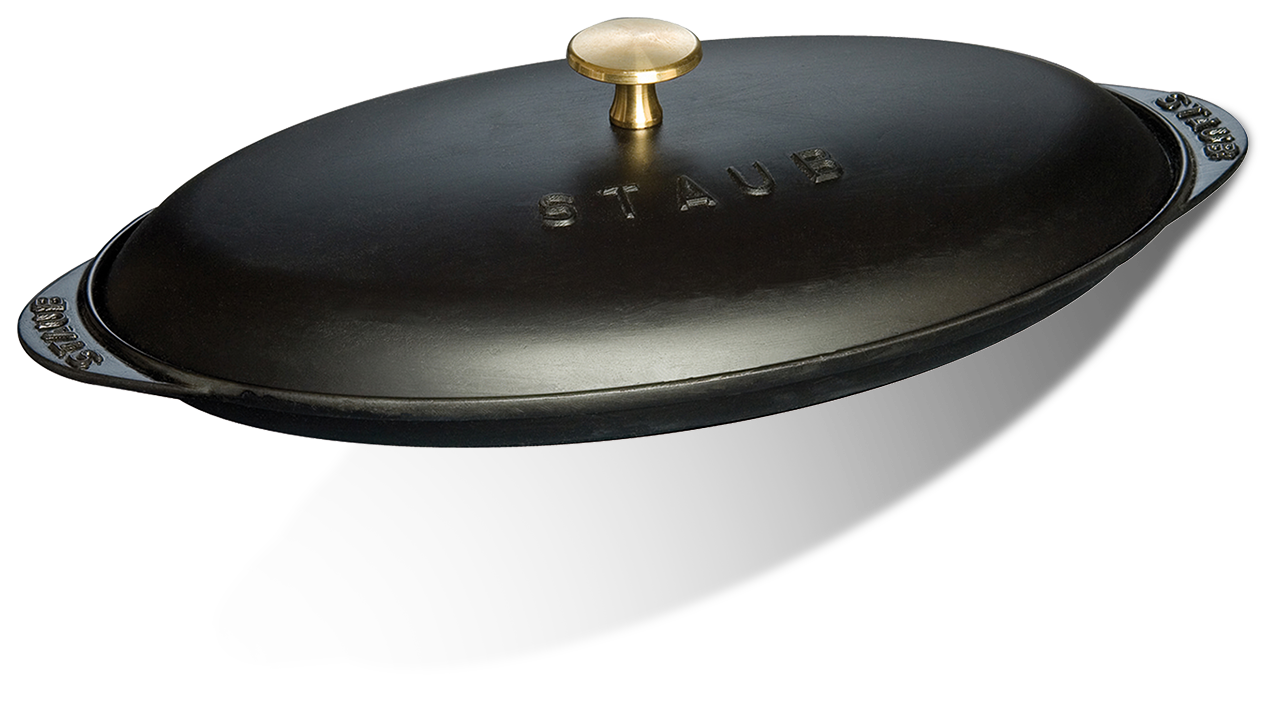 Owalna żeliwna patelnia Staub z pokrywką, idealna do ryb, 31 cm