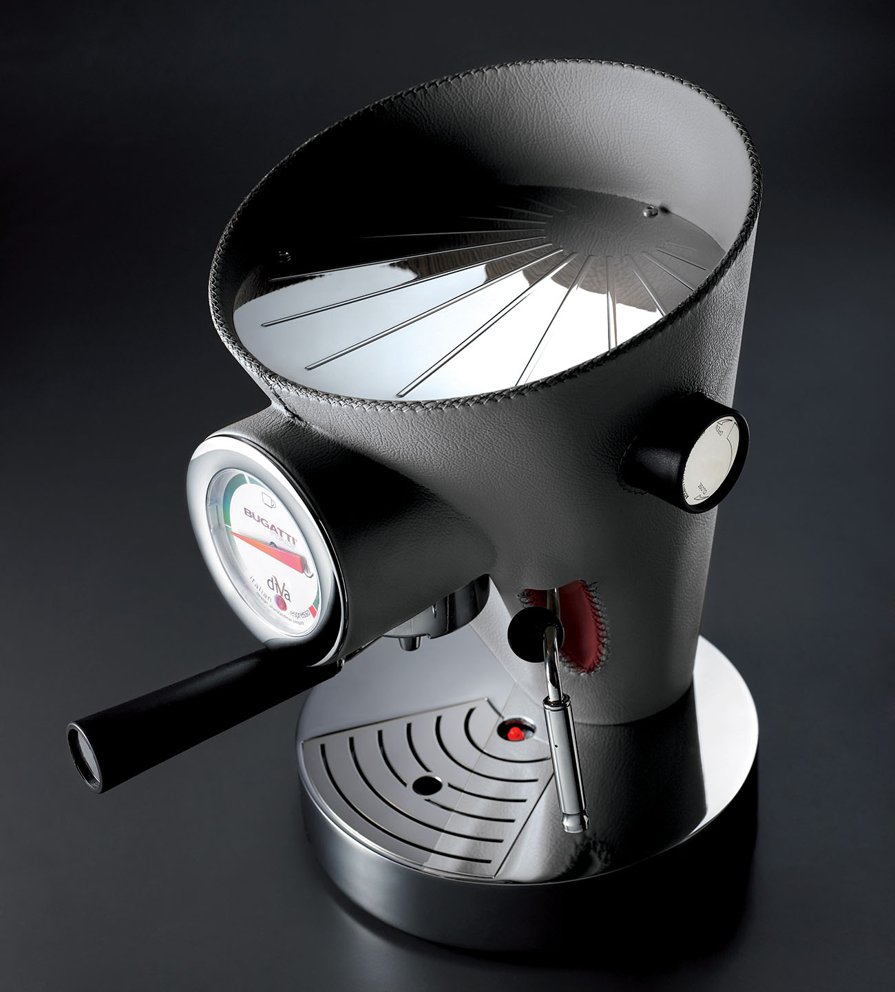 Włoski ekspres do kawy Diva ręcznie obszyty bordową skórą, Bugatti
