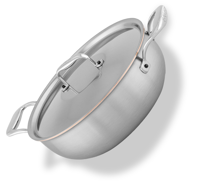 Stalowo-miedziana głęboka patelnia Falk z pokrywką, elegancki design, średnica 24 cm.