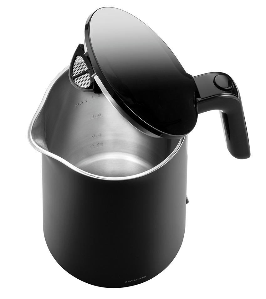 Elektryczny czajnik Zwilling 1,5l, czarny, nowoczesny styl z otwartą pokrywą. Czarny czajnik elektryczny Zwilling, 1,5 litra z otwartą pokrywą, minimalistyczny design.