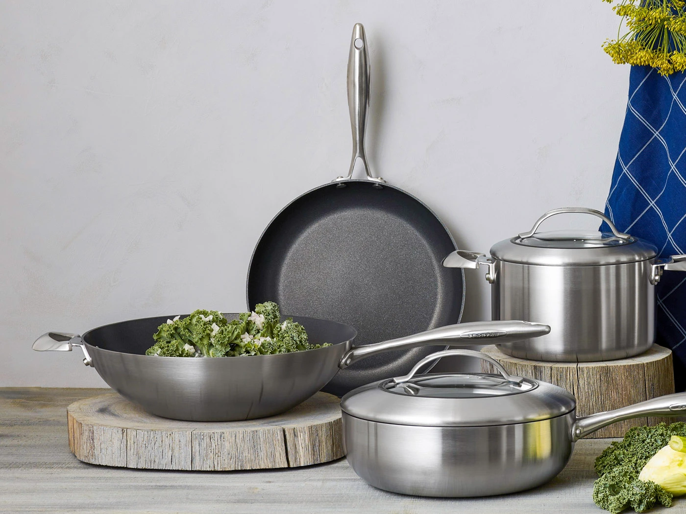 Wok tytanowo-ceramiczny Scanpan z powłoką Stratanium, idealny do zdrowego gotowania.
