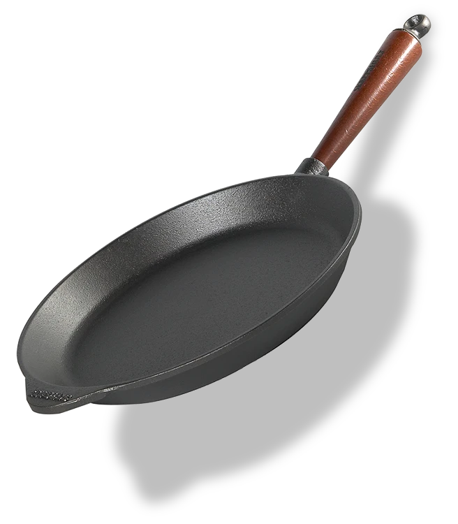 Żeliwna patelnia Skeppshult z bukowym uchwytem, średnica 28 cm, do tradycyjnego gotowania.