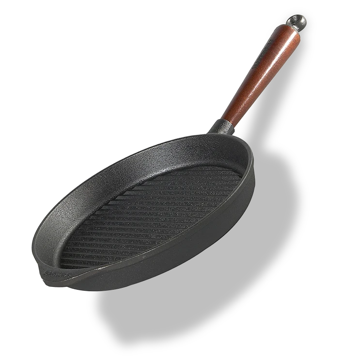 Żeliwna patelnia grillowa z bukowym uchwytem, średnica 28 cm, marki Skeppshult.