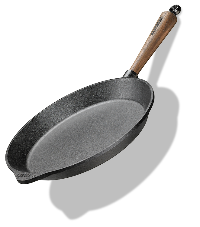 Żeliwna patelnia Skeppshult z uchwytem z orzecha włoskiego, średnica 24 cm.