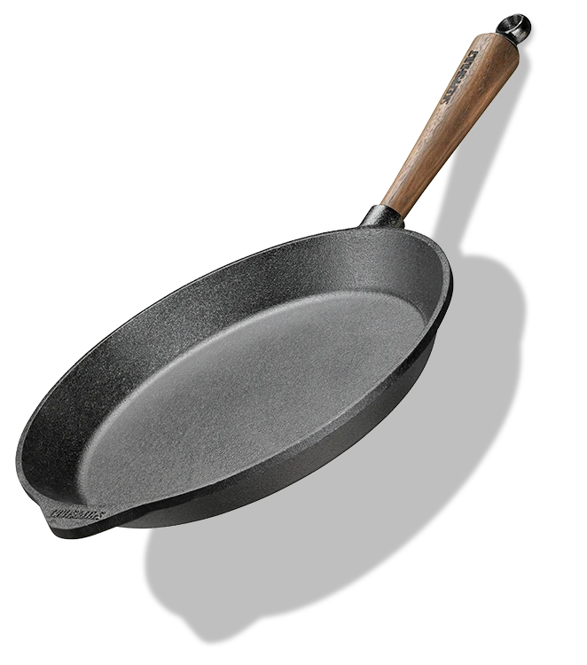 Żeliwna płytka patelnia Skeppshult z orzechowym uchwytem, średnica 28 cm, idealna do kuchni