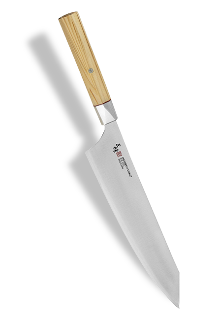 Japoński nóż Gyutoh Mcusta Zanmai, stal Aogami Super, 24 cm, drewniana rękojeść.