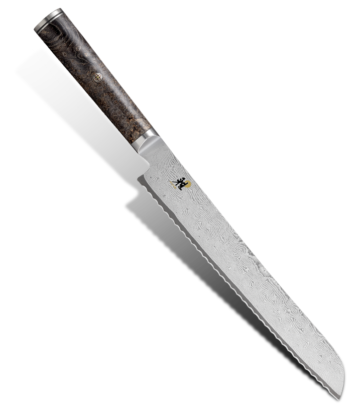 Japoński nóż do pieczywa z damasceńskiej stali 132-warstwowej, 24 cm, z drewnianą rękojeścią.