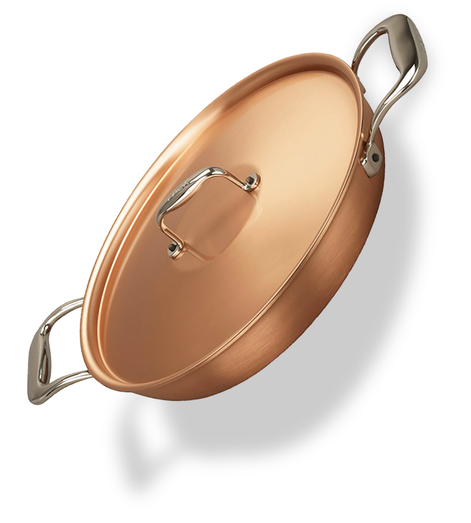 Miedziana patelnia z pokrywką i stalowymi uchwytami, idealna na indukcję, Ø 28 cm.