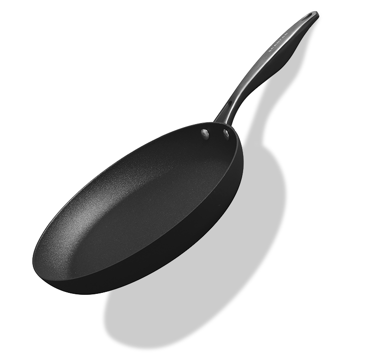 Tytanowo-ceramiczna patelnia Scanpan Ø 28 cm z nieprzywierającą powłoką, idealna do smażenia.