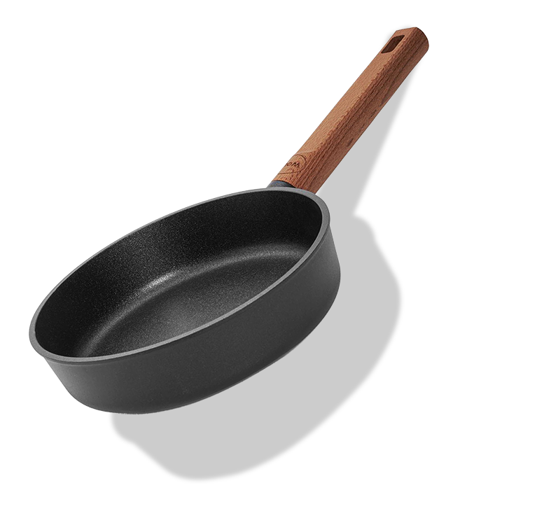 Tytanowa patelnia Eco Logic QXR z drewnianym uchwytem, Ø 20 cm, wolna od PFAS.