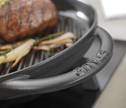 Żeliwna patelnia grillowa Staub Pure Grill z porcelanową glazurą, Ø 26 cm, czarna