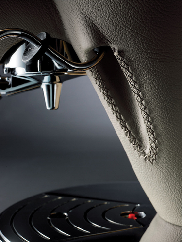 Ekspres Bugatti IndiVidual Grey Leather z grafitową skórą