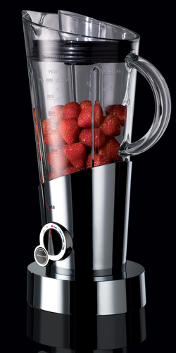 Czerwony blender Vela Bugatti Classic Red z truskawkami w pojemniku
