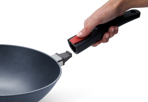 Wok Diamond Lite WOLL z odpinanym uchwytem i powłoką tytanową.