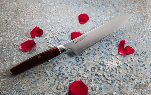 Nóż Gyuto Mcusta Zanmai Revolution Red ze stali SPG2, 21 cm.