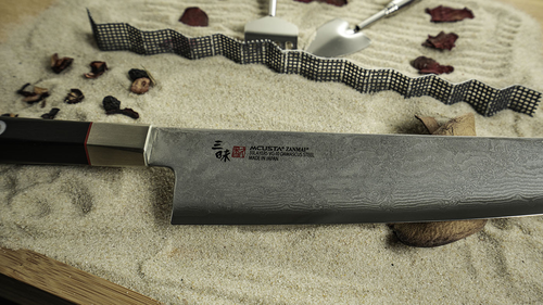 Japoński nóż kucharza Gyuto Mcusta Zanmai Splash Damascus.
