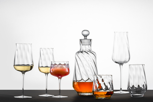 Karafka Marlène Zwiesel GLAS z dmuchanego szkła, 50 cl, na stole