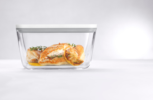 Szklany pojemnik Fresh & Save Zwilling z pieczonym kurczakiem i cytryną.