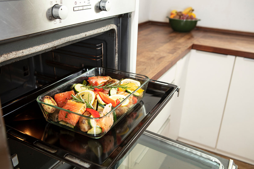 Zestaw Fresh & Save Zwilling do próżniowego pakowania z pojemnikami i pompką, idealny do kuchni.