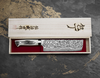 Nóż Nakiri Takeshi Saji WBB, 17 cm, stal damasceńska R2 w eleganckim opakowaniu.