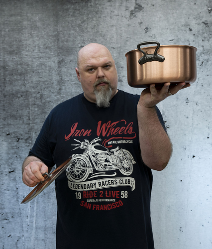 Miedziany garnek-kociołek Falk Fusion, żeliwne uchwyty, 5,8 l, na indukcję.