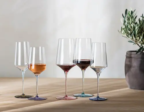 Kieliszek Zwiesel GLAS Ink do wina białego 40,7 cl, czerwony, ręcznie dmuchane szkło.