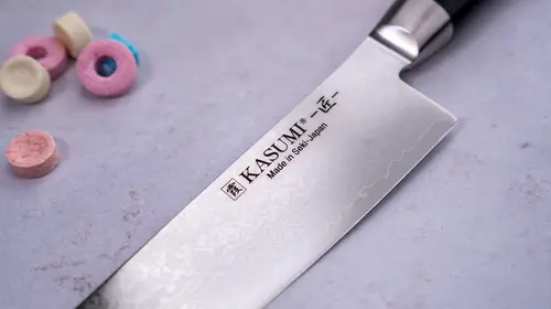 Unikatowy nóż Santoku Kasumi Masterpiece, 32-warstwowy damasceński VG-10 GOLD, 13 cm.