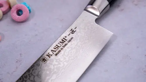 Unikatowy nóż Santoku Kasumi Masterpiece, 32-warstwowy damasceński, 18 cm, VG-10 GOLD