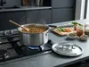 Stalowy rondel Demeyere Industry z technologią 5-Ply, 2,2 litra, na kuchence