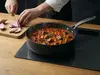 Tytanowo-ceramiczna patelnia Scanpan Pro SB+ na kuchence indukcyjnej