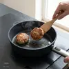 Patelnia Eco Logic QXR PRO WOLL z powłoką nieprzywierającą podczas smażenia na kuchence.