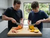 Nóż Santoku Suncraft Senzo Universal 33-warstwowy VG-10, europejska rękojeść, krojenie warzyw i owoców