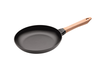 Black - Żeliwna, nieprzywierająca patelnia z drewnianym uchwytem, Ø 26 cm, Staub